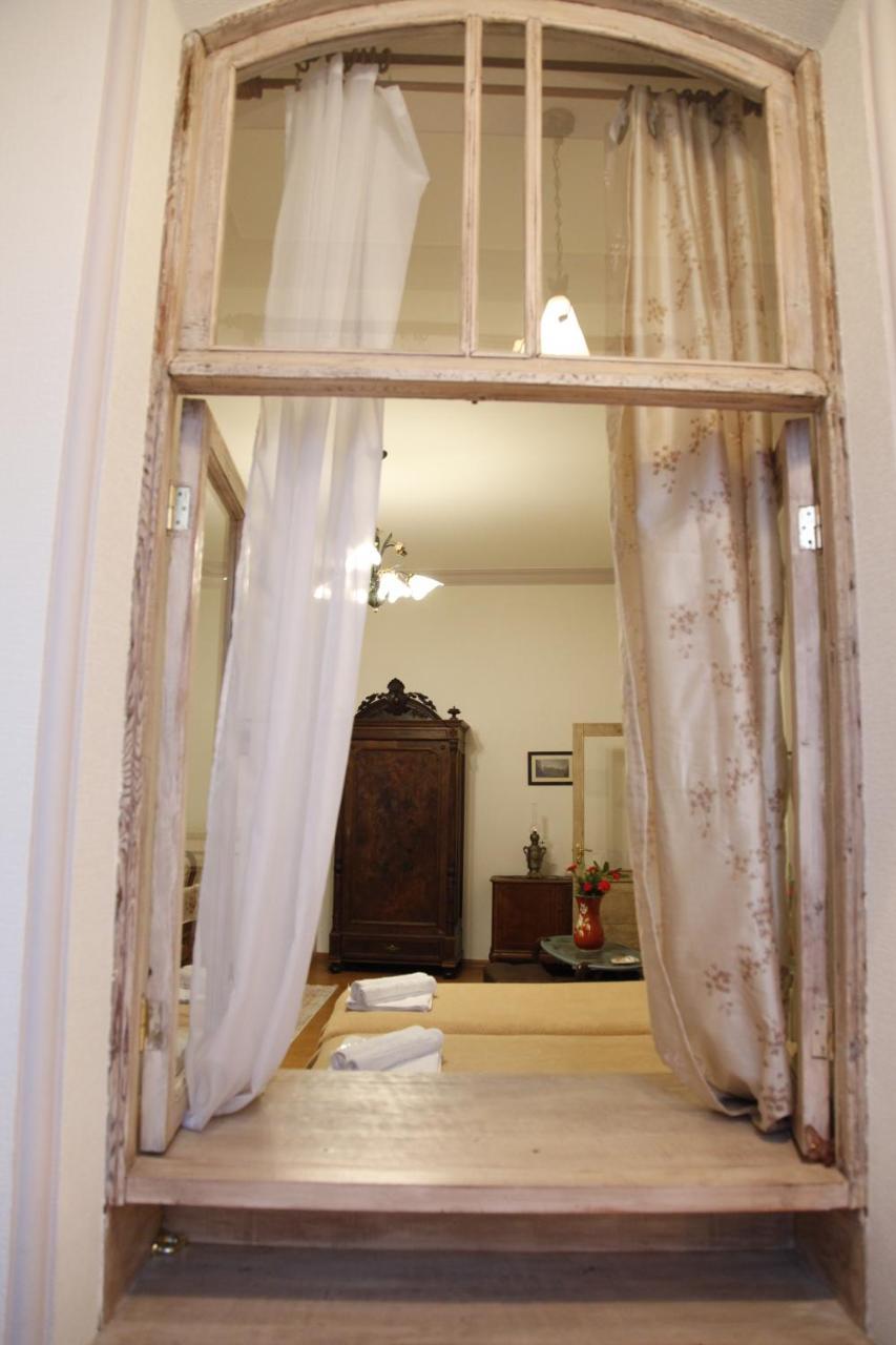 Art House Petunia Apartamento Tbilisi Exterior foto